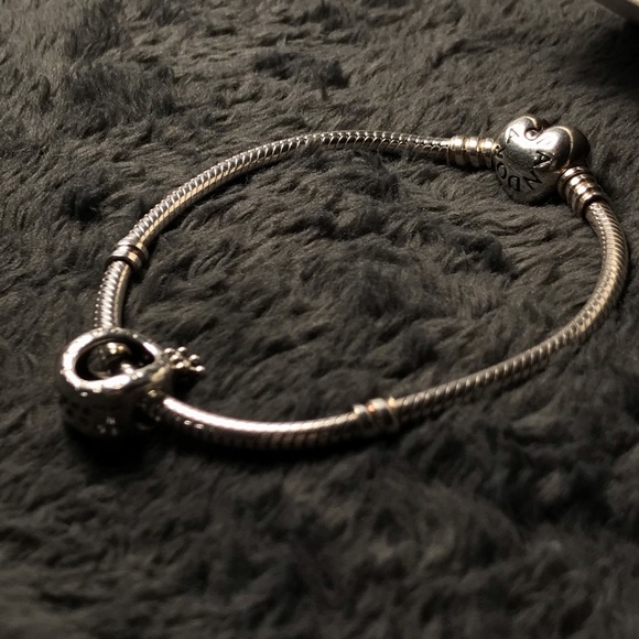 Pandora Moments Heart Clasp Snake Chain Bracelet. - Picture 7 of 7